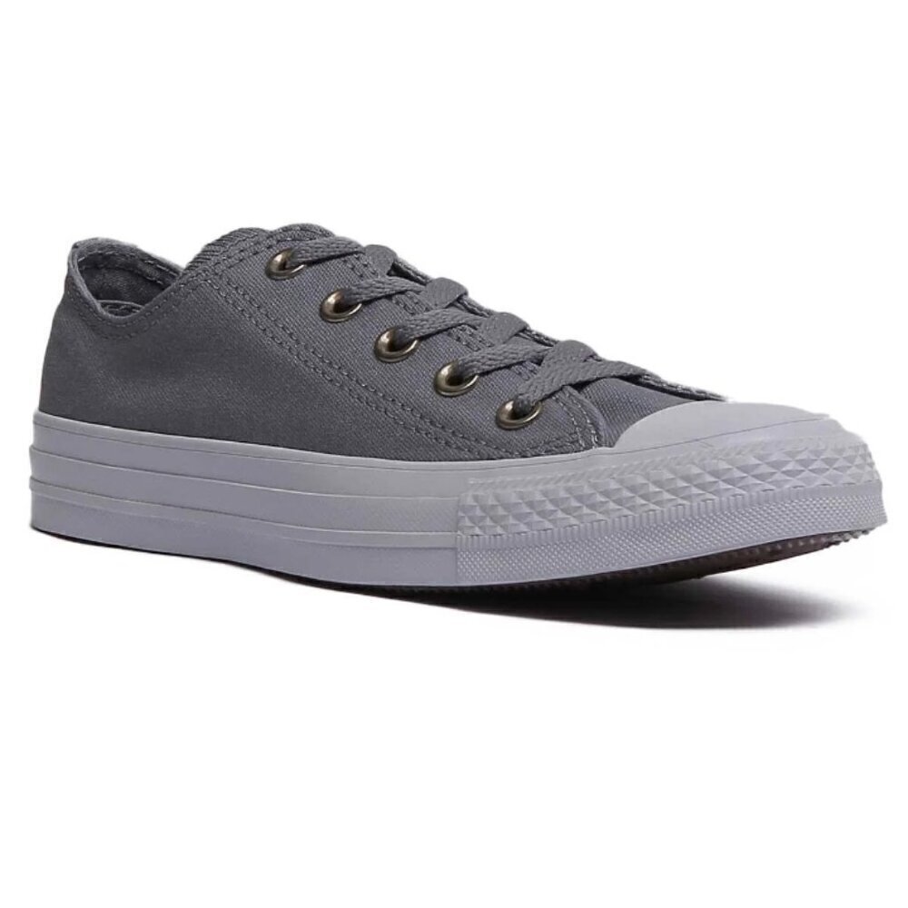 Converse Women's Size 8 (Men's 6) Gray Chuck Taylor All Star Low Top Sneakers